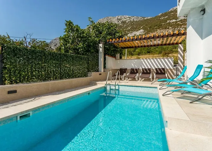 House Luce With Pool
