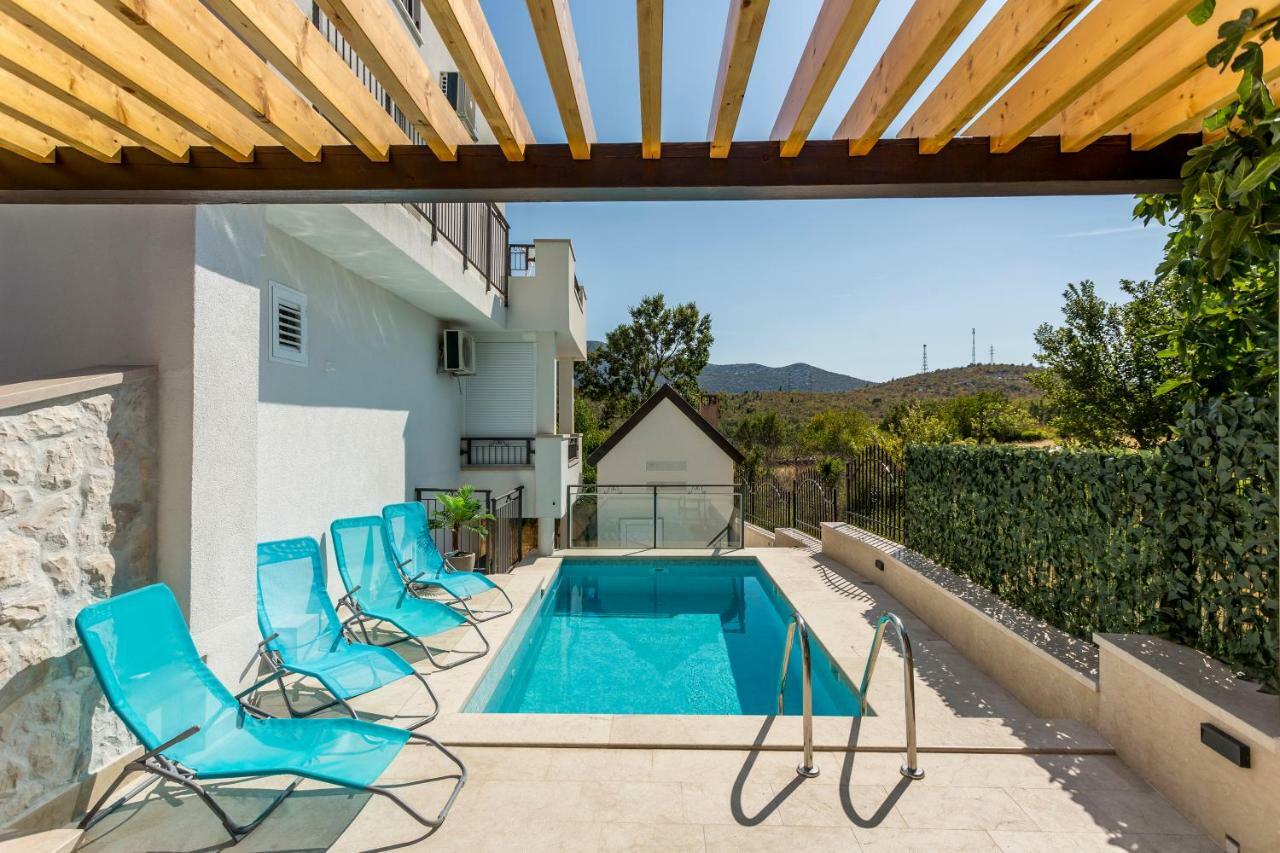 House Luce With Pool * Cisla