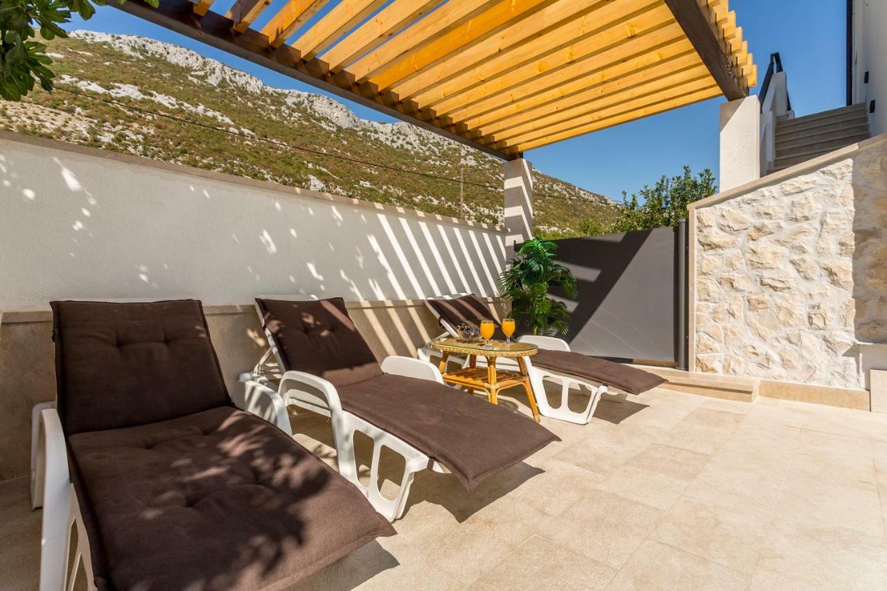 House Luce With Pool Apartment