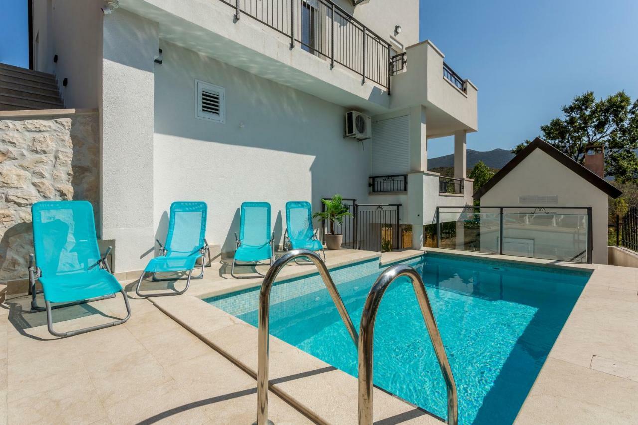 House Luce With Pool Cisla