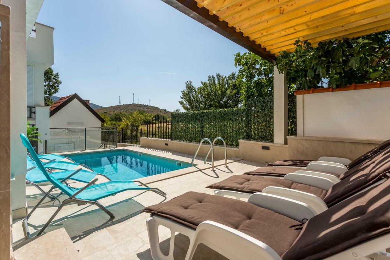 House Luce With Pool * Cisla