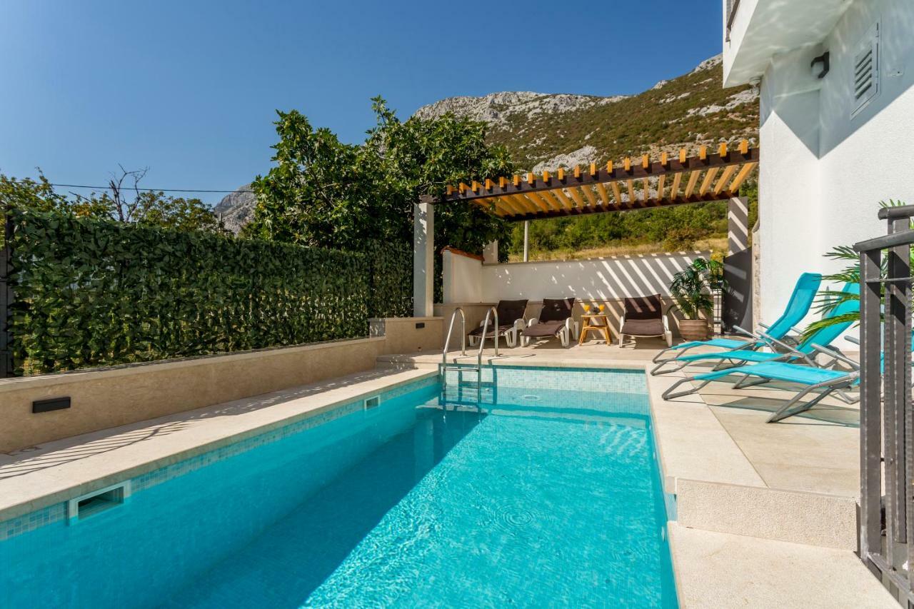 House Luce With Pool Apartment