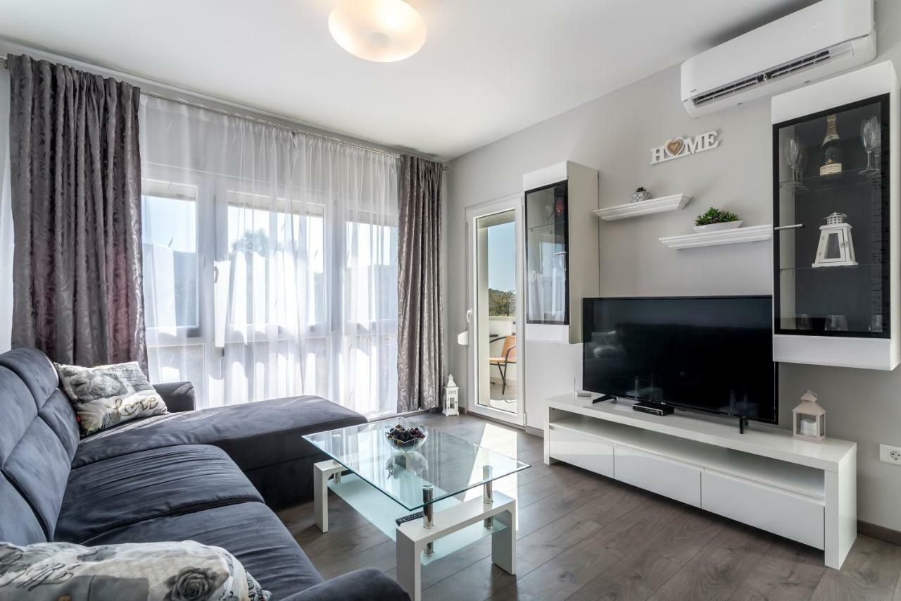 House Luce With Pool Apartment *